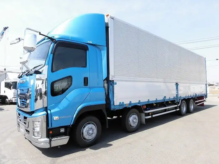 いすゞ ギガ 大型 ウイング エアサス ベッド の中古トラック【車両No.107645】