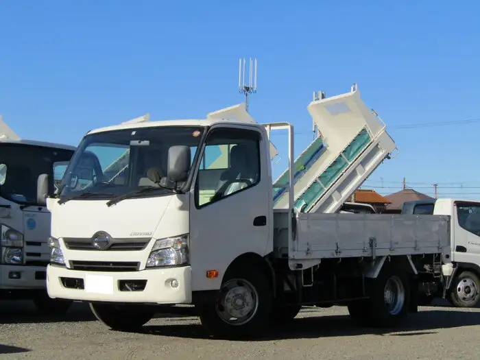日野 デュトロ 小型 平ボディ TKG-XZU700M H27 の中古トラック【車両No.117777】
