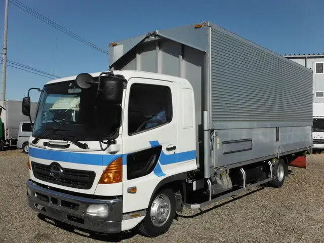 日野 レンジャー 中型/増トン ウイング 床鉄板 ベッド の中古トラック【車両No.118710】