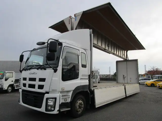 いすゞ ギガ 大型 ウイング エアサス ベッド の中古トラック【車両No.135989】