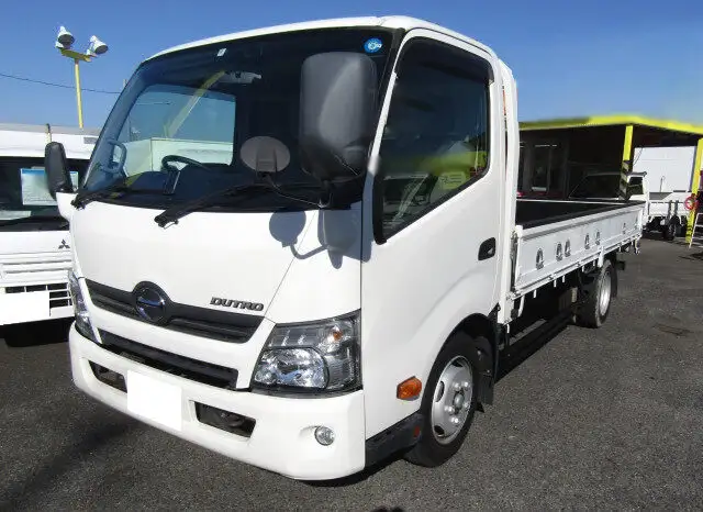 日野 デュトロ 小型 平ボディ XZU710M H28 の中古トラック【車両No.136975】