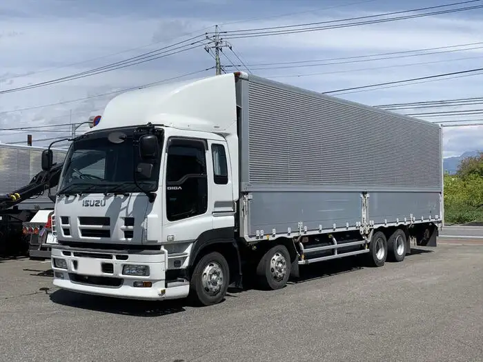 いすゞ ギガ 大型 ウイング エアサス ベッド の中古トラック【車両No.150617】