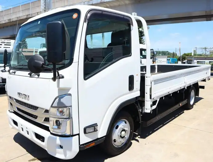 いすゞ エルフ 小型 平ボディ 2RG-NNR88AR R4 の中古トラック【車両No.150576】