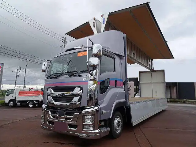 いすゞ ギガ 大型 ウイング エアサス ベッド の中古トラック【車両No.153258】