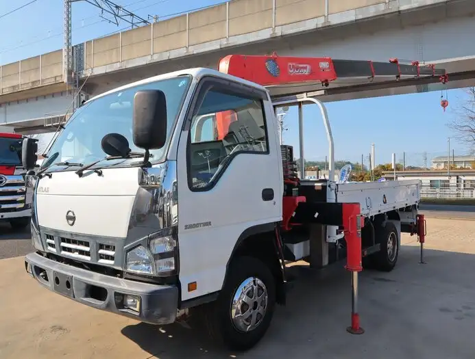 日産 アトラス 小型 クレーン付 6段 ラジコン の中古トラック【車両No.161328】