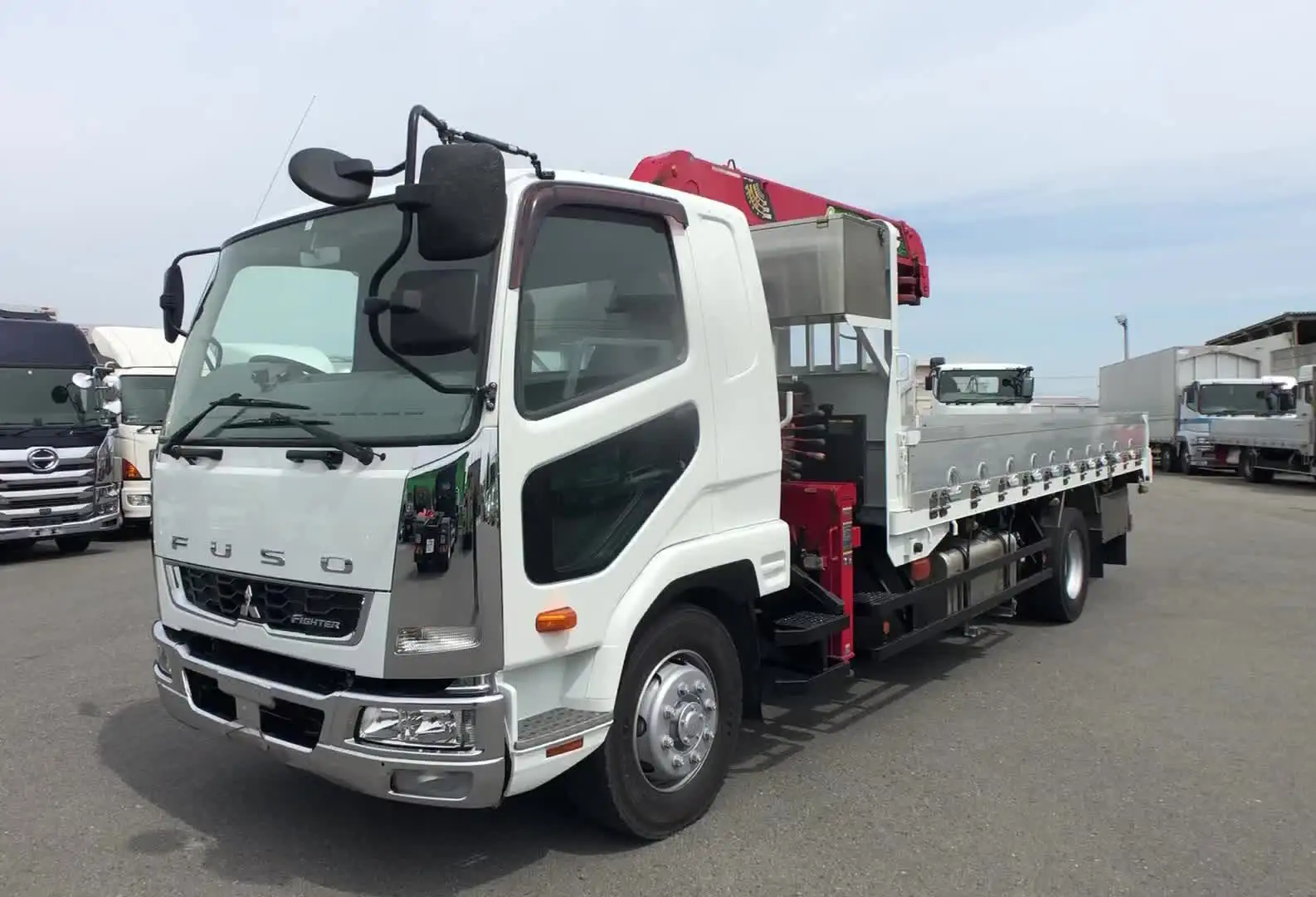 三菱 ファイター 中型/増トン クレーン付 床鉄板 アルミブロック の中古トラック【車両No.165177】