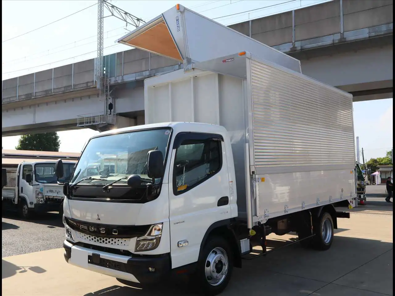 三菱 キャンター 小型 ウイング 2PG-FEB80 R5 の中古トラック【車両No.166121】