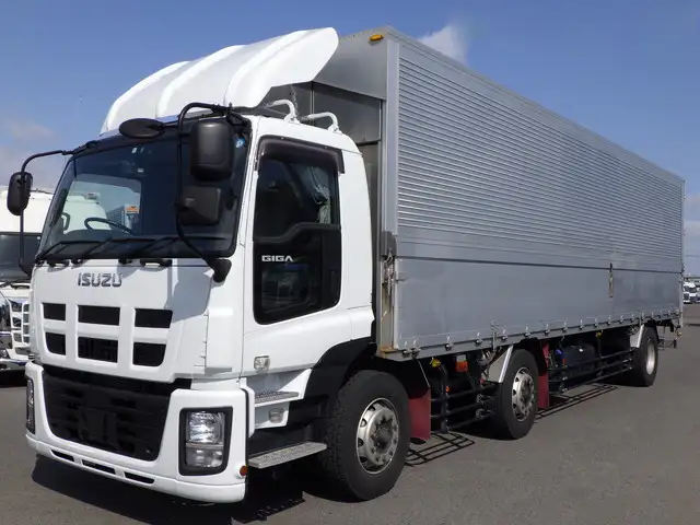 いすゞ ギガ 大型 ウイング エアサス ベッド の中古トラック【車両No.167618】