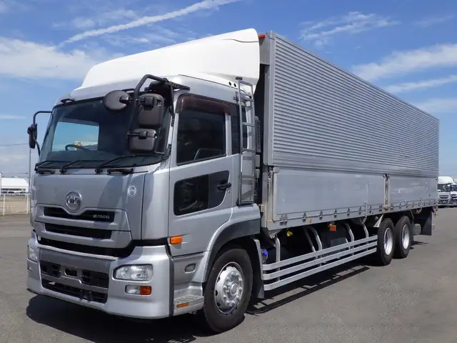 日産UD クオン 大型 ウイング エアサス ベッド の中古トラック【車両No.173223】