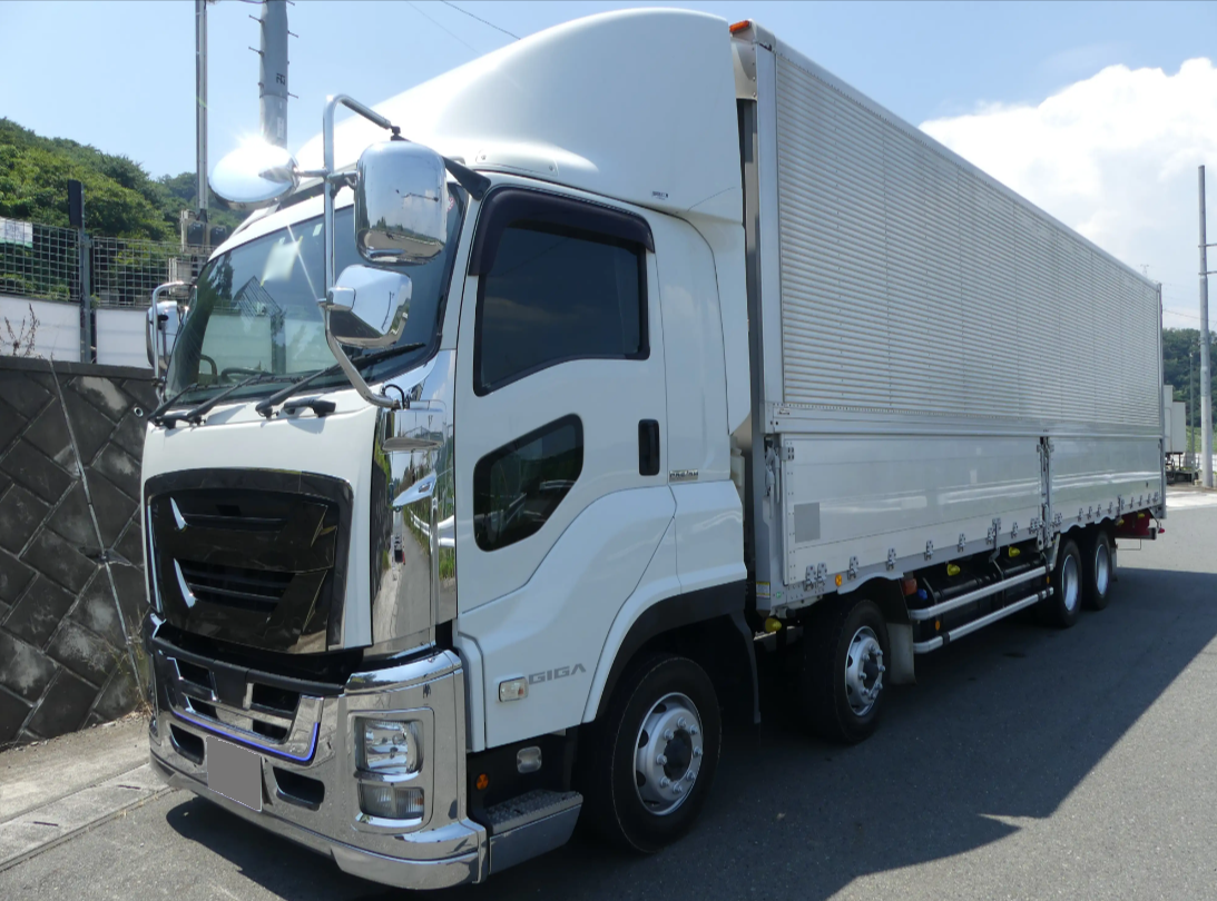 いすゞ ギガ 大型 ウイング エアサス ベッド の中古トラック【車両No.173459】