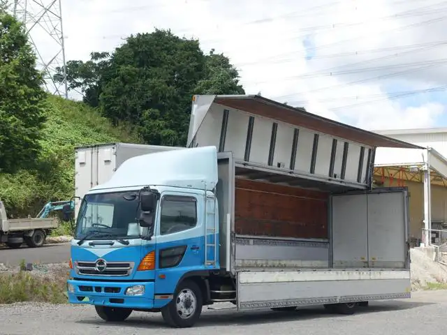 日野 レンジャー 中型/増トン ウイング 床鉄板 ベッド の中古トラック【車両No.173585】