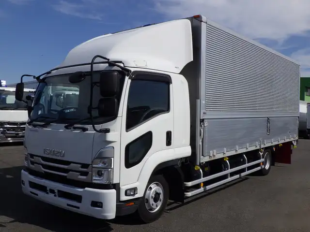 いすゞ フォワード 中型/増トン ウイング エアサス ベッド の中古トラック【車両No.176231】