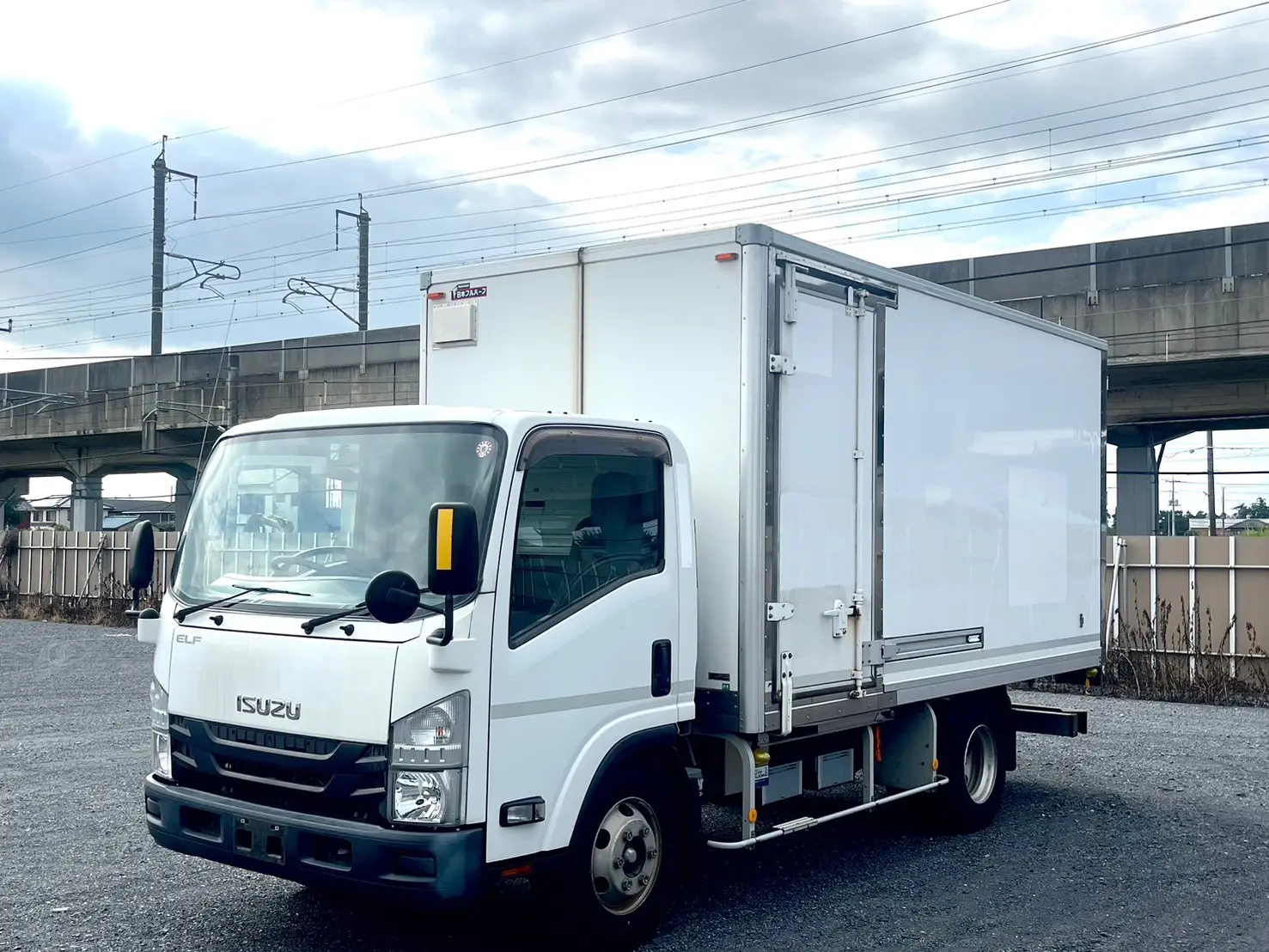 いすゞ エルフ 小型 冷凍冷蔵 保冷 サイドドア の中古トラック【車両No.176223】