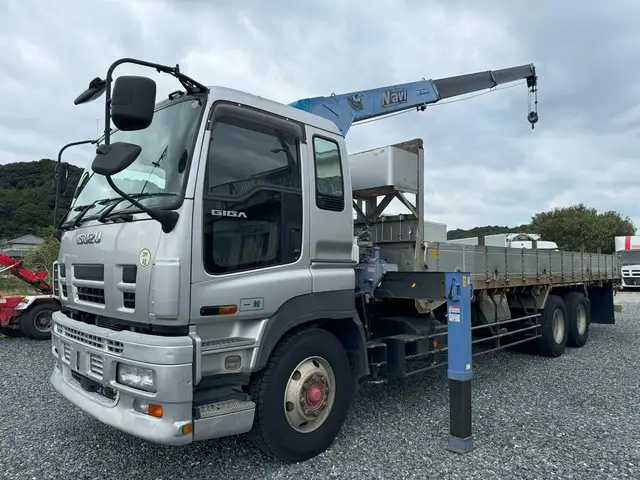 いすゞ ギガ 大型 クレーン付 床鉄板 3段 の中古トラック【車両No.177409】