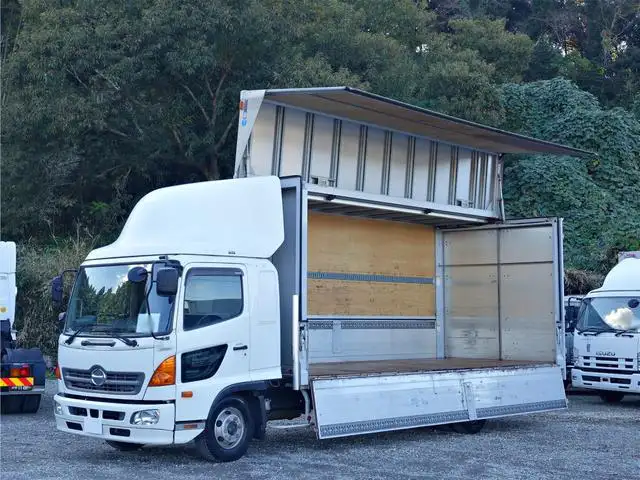 日野 レンジャー 中型/増トン ウイング 床鉄板 ベッド の中古トラック【車両No.177848】