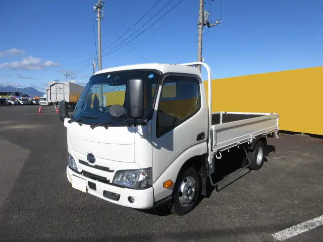 日野 デュトロ 小型 平ボディ 2RG-XZU645M R5 の中古トラック【車両No.179082】