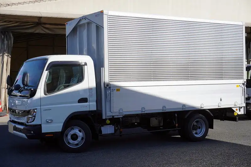 三菱 キャンター 小型 ウイング 2RG-FEB80 R5 の中古トラック【車両No.179164】