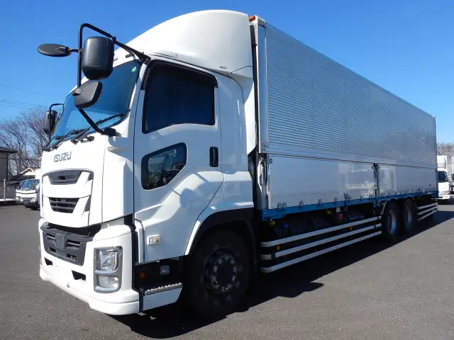 いすゞ ギガ 大型 ウイング エアサス ベッド の中古トラック【車両No.179674】