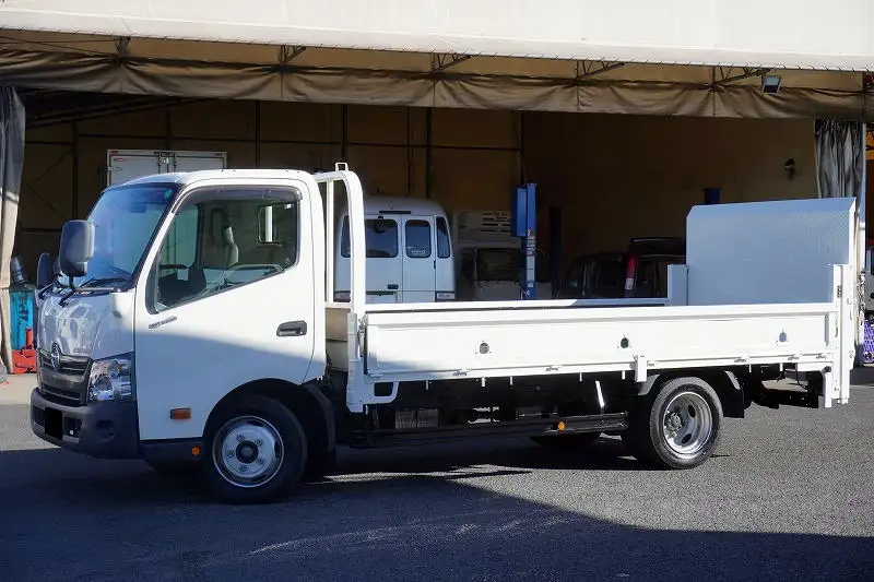 日野 デュトロ 小型 平ボディ パワーゲート TKG-XZC710M の中古トラック【車両No.179945】