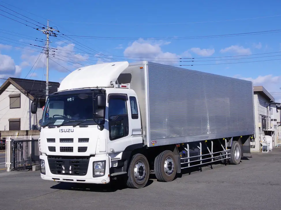 いすゞ ギガ 大型 アルミバン エアサス ベッド の中古トラック【車両No.180008】