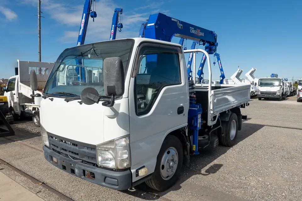 いすゞ エルフ 小型 クレーン付 3段 ラジコン の中古トラック【車両No.180329】