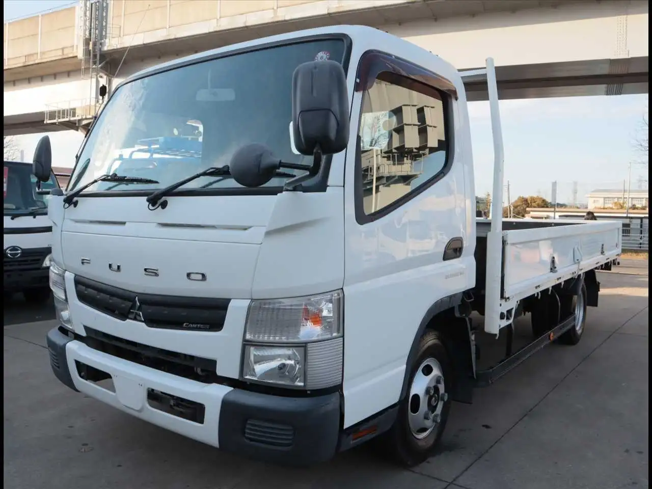 三菱 キャンター 小型 平ボディ TKG-FEB20 H27 の中古トラック【車両No.180509】