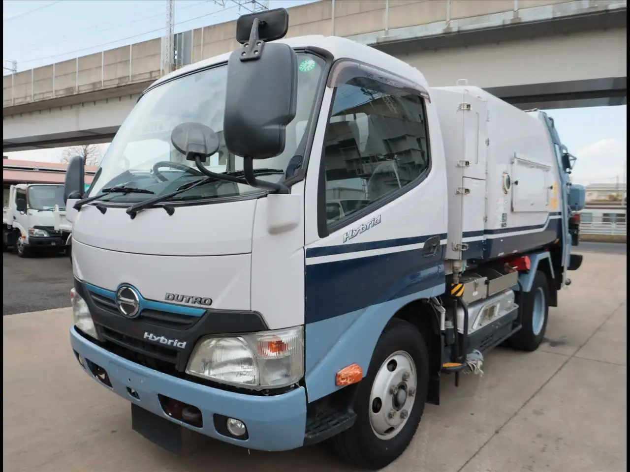 日野 デュトロ 小型 パッカー車 巻き込み式 回転ダンプ式 の中古トラック【車両No.180520】