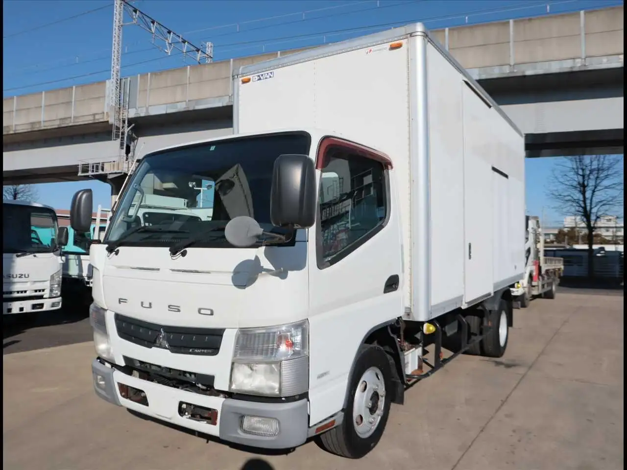 三菱 キャンター 小型 アルミバン サイドドア SKG-FEA50 の中古トラック【車両No.180977】