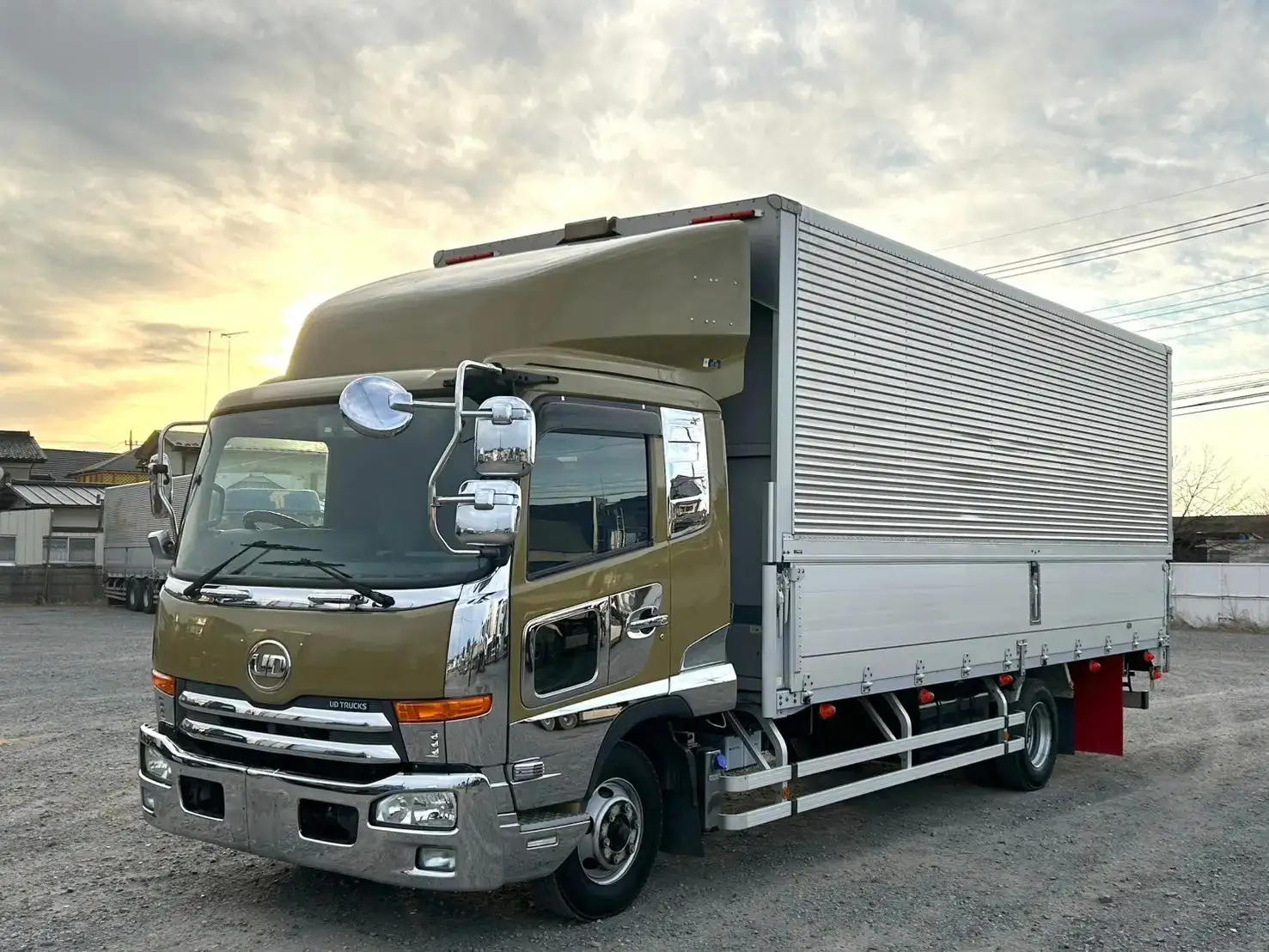 日産UD コンドル 中型/増トン ウイング エアサス ベッド の中古トラック【車両No.181200】