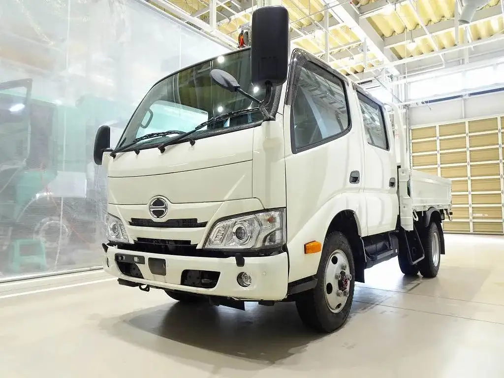 日野 デュトロ 小型 平ボディ Wキャブ 2KG-XZU685M の中古トラック【車両No.181429】