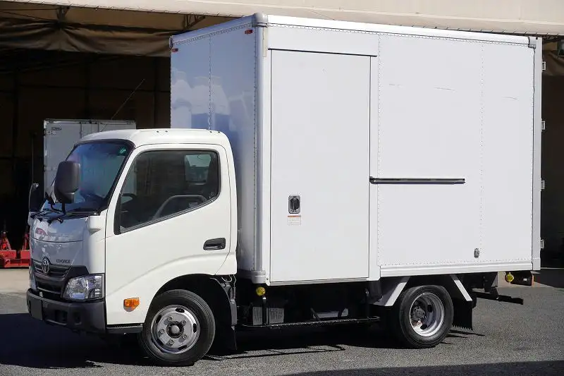 トヨタ トヨエース 小型 アルミバン サイドドア TKG-XZC605 の中古トラック【車両No.181908】