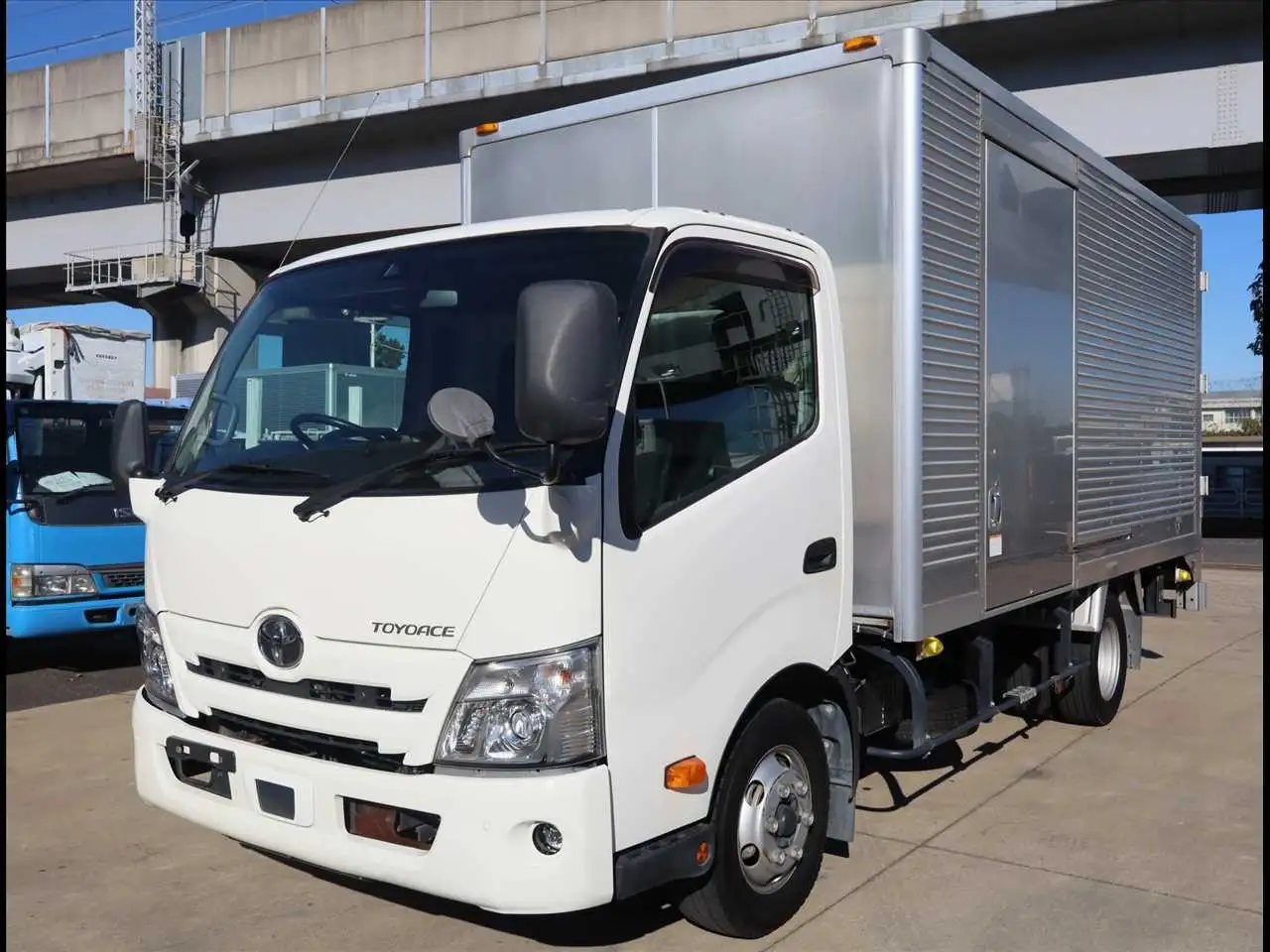 トヨタ トヨエース 小型 アルミバン パワーゲート サイドドア の中古トラック【車両No.182855】
