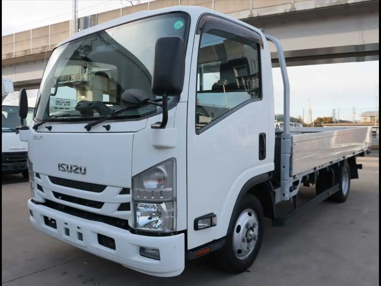 いすゞ エルフ 小型 平ボディ アルミブロック 2RG-NNR88AR の中古トラック【車両No.182774】