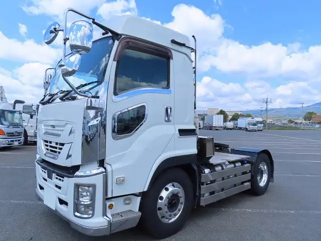 いすゞ ギガ 大型 トラクター ハイルーフ 1デフ の中古トラック【車両No.183343】
