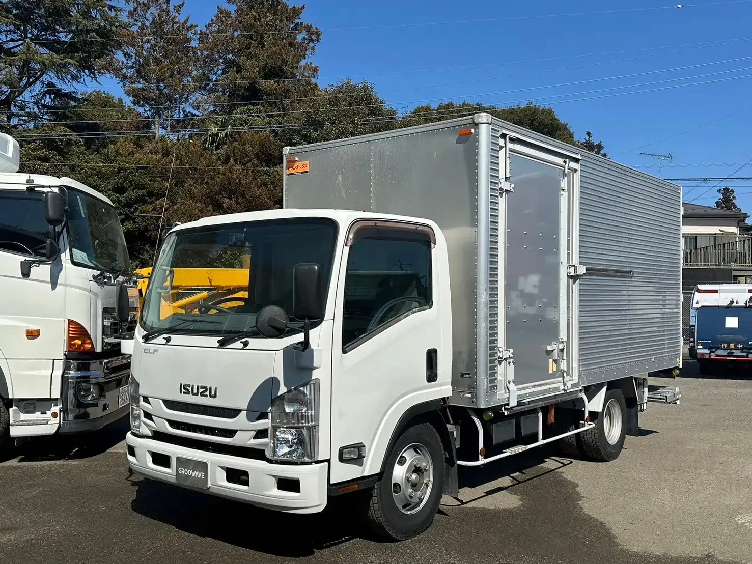 いすゞ エルフ 小型 アルミバン パワーゲート サイドドア の中古トラック【車両No.183441】