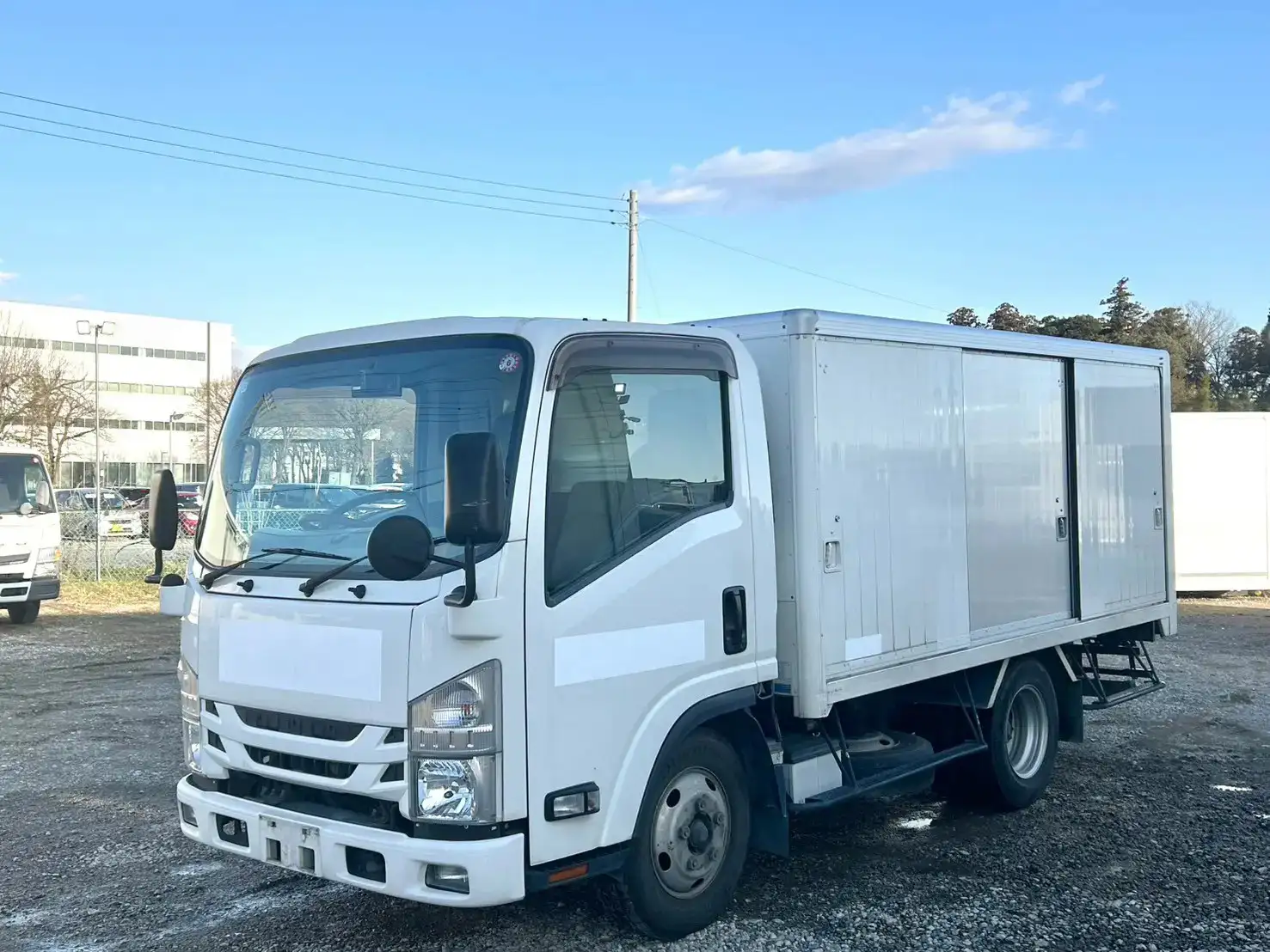 いすゞ エルフ 小型 アルミバン ボトルカー サイドドア の中古トラック【車両No.183784】