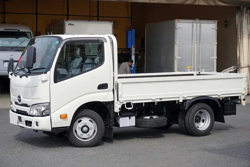 日野 デュトロ 小型 平ボディ 2KG-XZC605M R6 の中古トラック【車両No.184030】