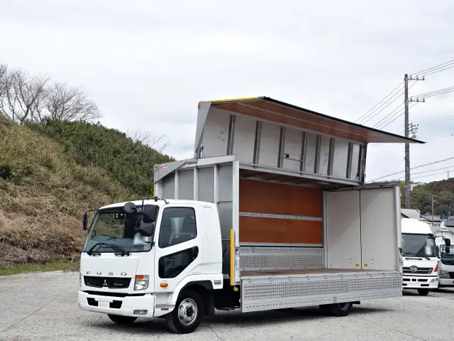 三菱 ファイター 中型/増トン ウイング ベッド TKG-FK61F の中古トラック【車両No.184273】