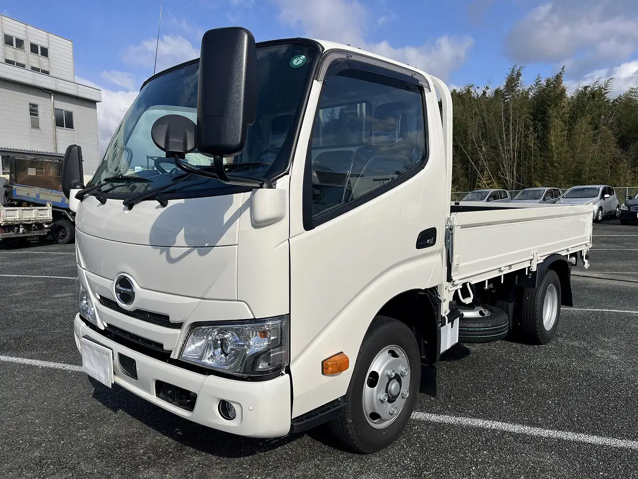 日野 デュトロ 小型 平ボディ 2KG-XZC605M R6 の中古トラック【車両No.184870】