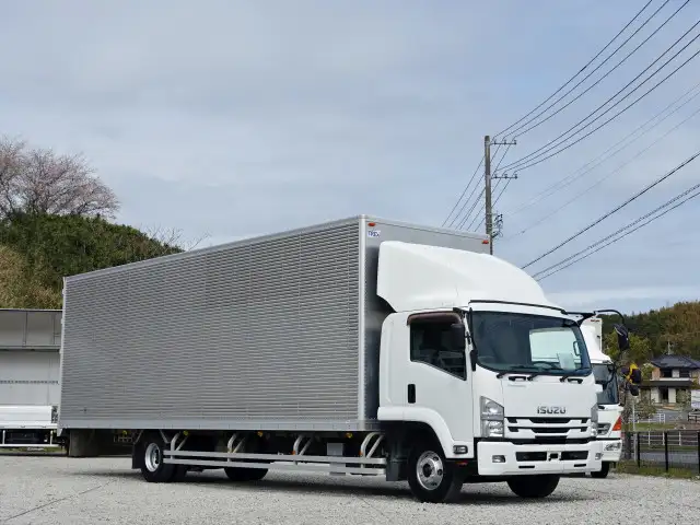 いすゞ フォワード 中型/増トン アルミバン エアサス ベッド の中古トラック【車両No.185616】