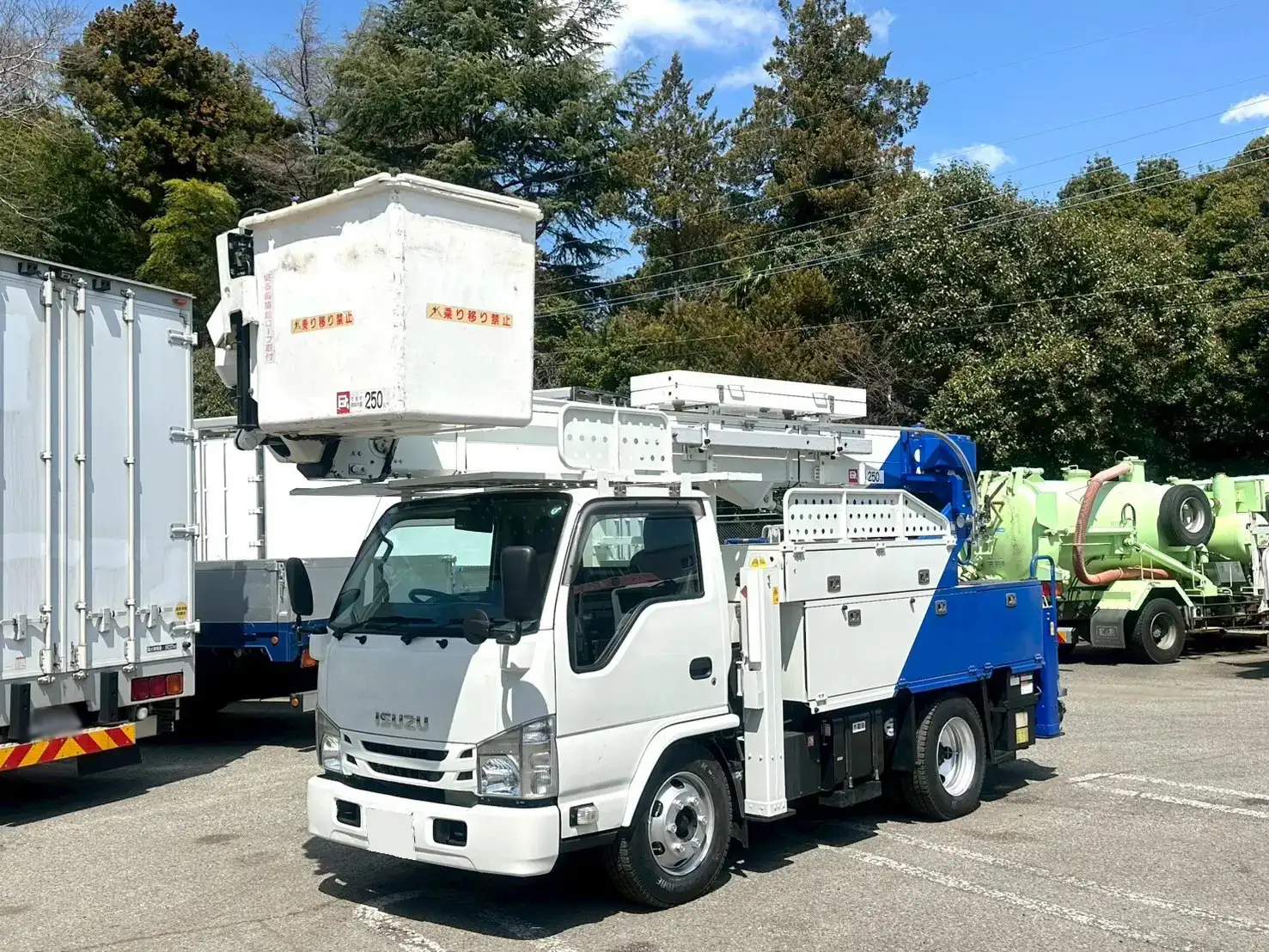 いすゞ エルフ 小型 高所・建柱車 高所作業車 電工仕様 の中古トラック【車両No.185638】