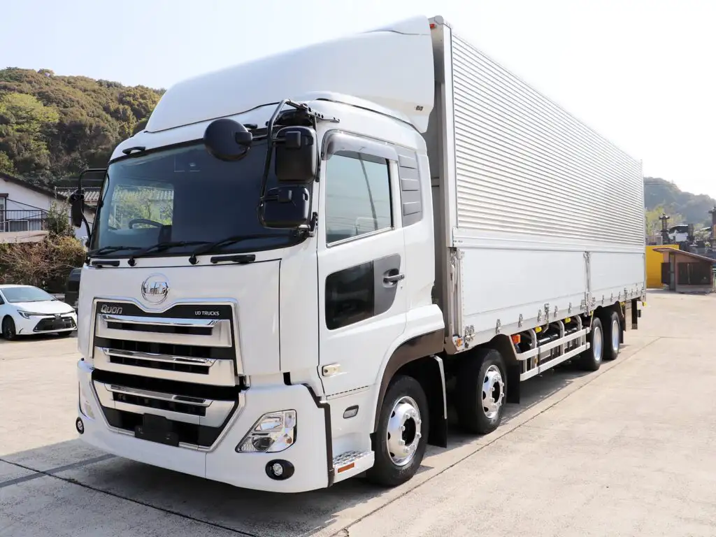 日産UD クオン 大型 ウイング エアサス ベッド の中古トラック【車両No.185922】
