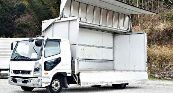 三菱 ファイター 中型/増トン ウイング ベッド 2KG-FK61F の中古トラック【車両No.186143】
