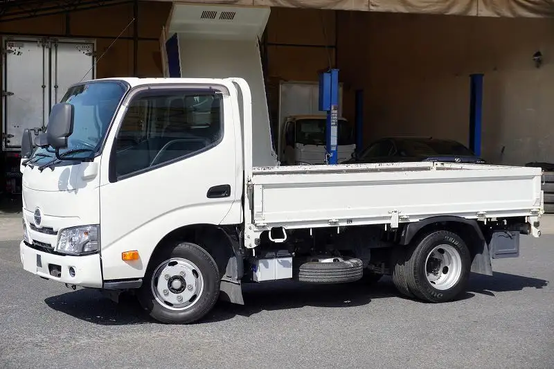 日野 デュトロ 小型 平ボディ 2RG-XZC605M R2 の中古トラック【車両No.186424】