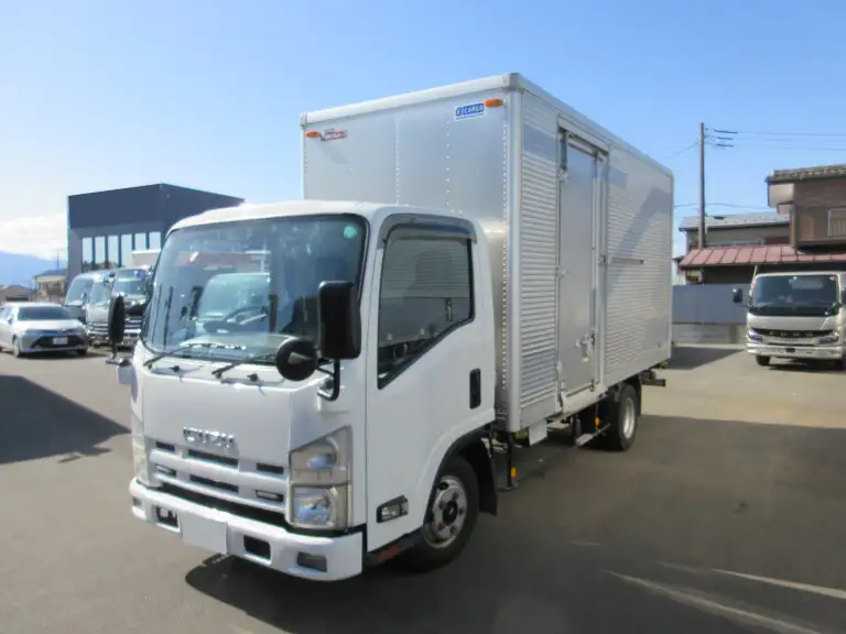 いすゞ エルフ 小型 アルミバン サイドドア 3枚観音 の中古トラック【車両No.186525】