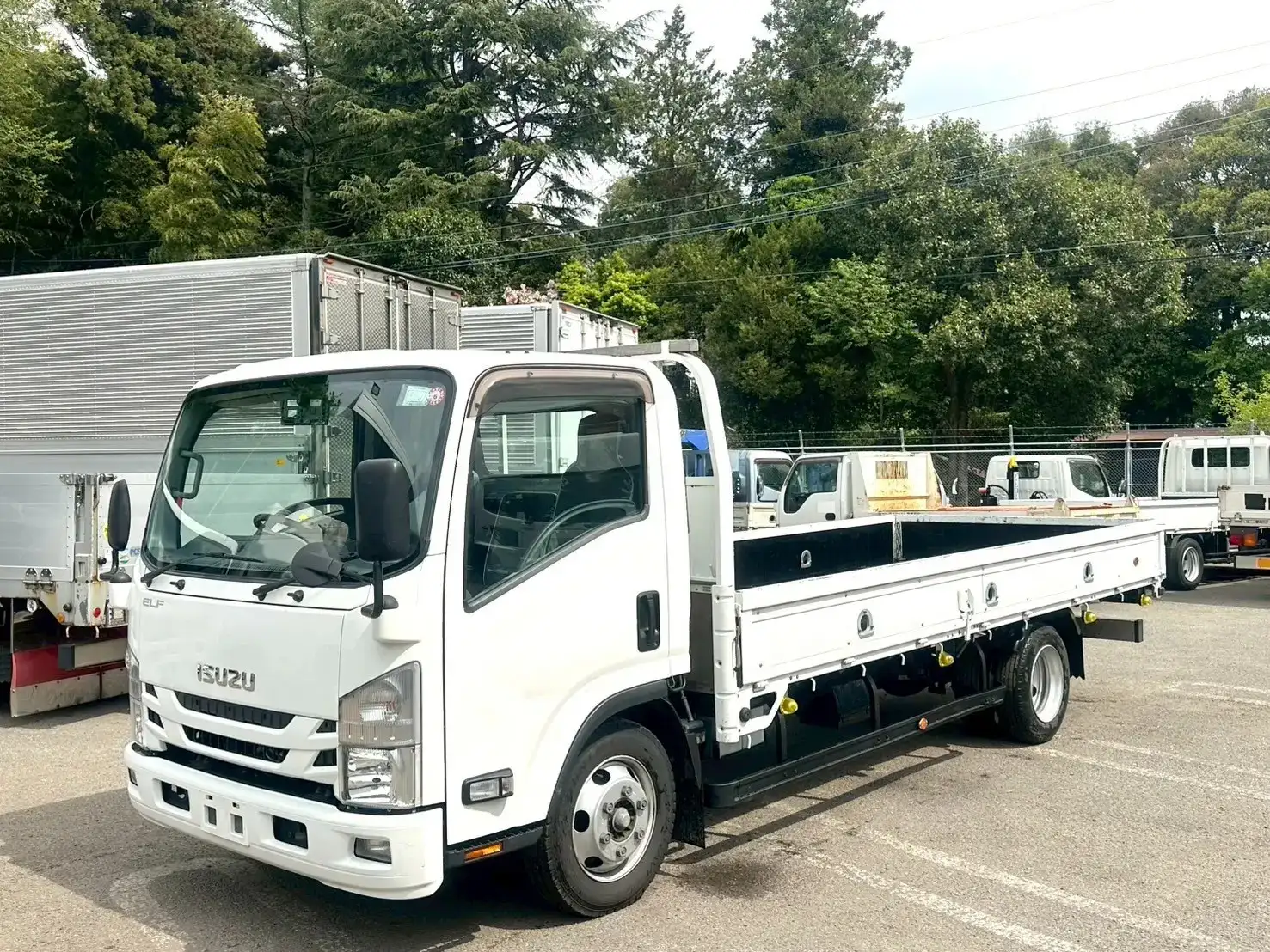 いすゞ エルフ 小型 平ボディ 床鉄板 TPG-NPR85AR の中古トラック【車両No.187166】