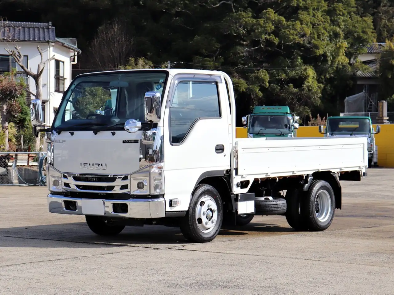 いすゞ エルフ 小型 平ボディ 2RG-NJR88A R5 の中古トラック【車両No.186956】