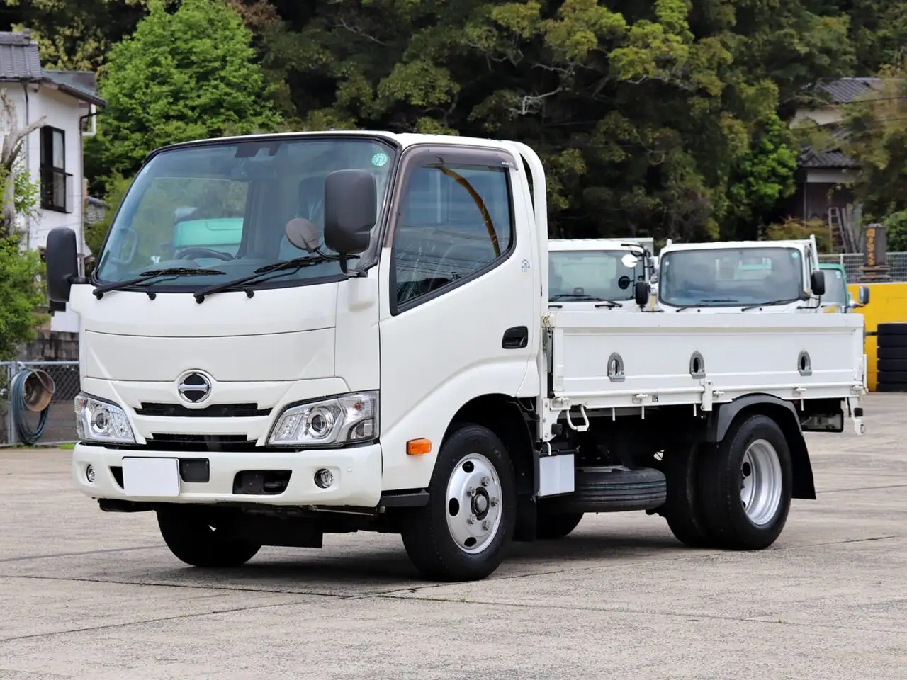 日野 デュトロ 小型 平ボディ 2RG-XZU605M R2 の中古トラック【車両No.186936】