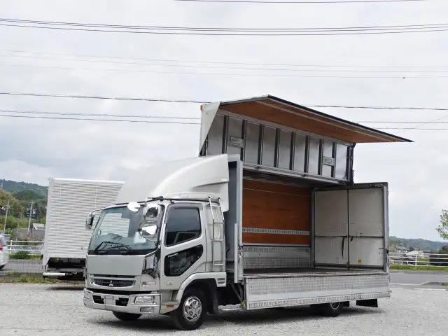 三菱 ファイター 中型/増トン ウイング ベッド PDG-FK61F の中古トラック【車両No.187552】