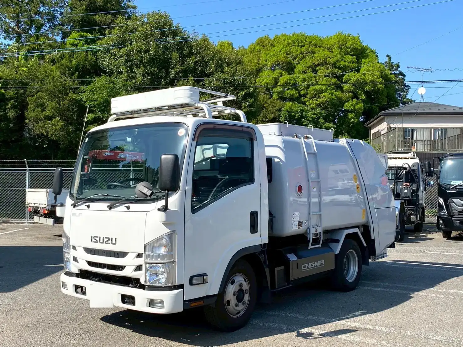いすゞ エルフ 小型 パッカー車 巻き込み式 回転ダンプ式 の中古トラック【車両No.187577】